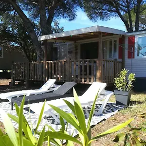 https://mobil-home-r02-les-cigales.fr-provencehotel.com